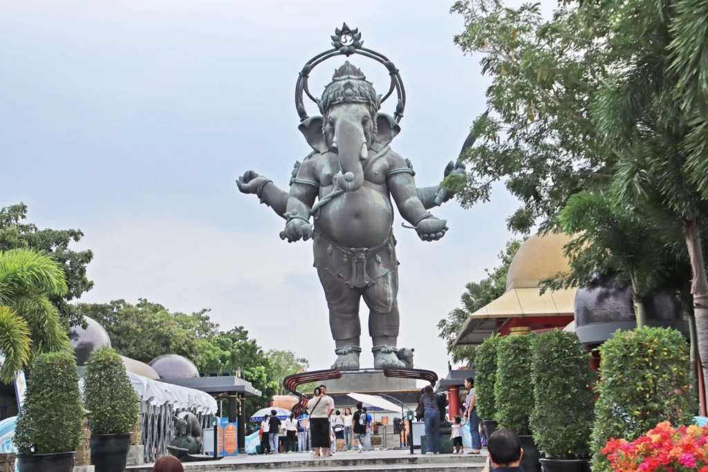 อุทยานพระพิฆเนศ คลองเขื่อน ฉะเชิงเทรา องค์พระพิฆเนศสำริดขนาดใหญ่ ซุ้มประตู Ganesha International Park และศาลาบูชาภายใน