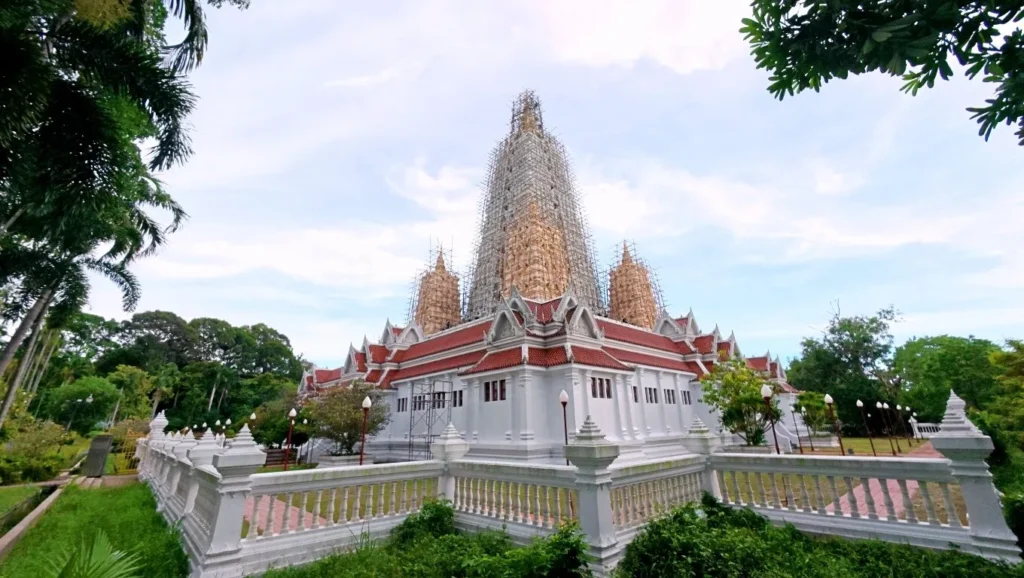 พระเจดีย์พุทธคยา วัดญาณสังวรารามวรมหาวิหาร พัทยา