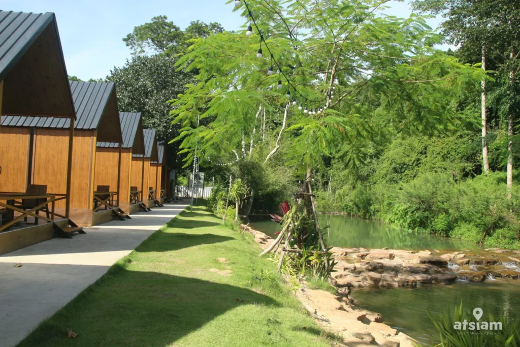 บ้านพักริมน้ำของบ้านพร้อมสุข แก่งคอย สระบุรี พร้อมวิวลำธารและธรรมชาติโดยรอบ